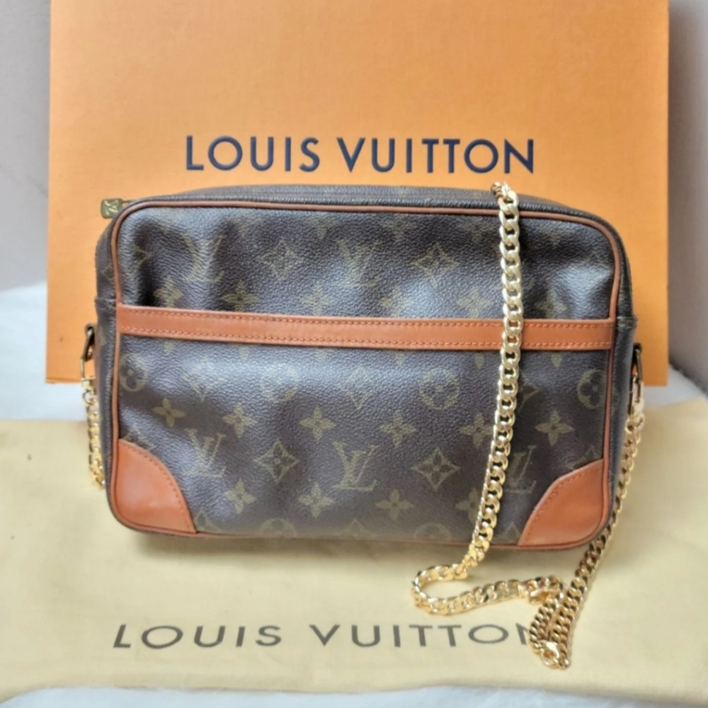 Authentic Louis Vuitton vintage monogram crossbody purse